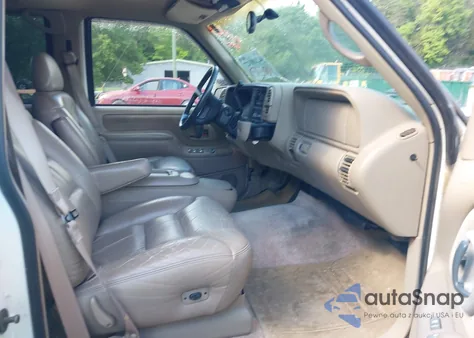 1997 Chevrolet Suburban 1500 из США, поврежденный, VIN 3GNFK16R2VG141730